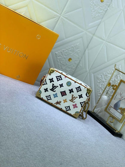 Modern Italian-Inspired Shoulder Bag
