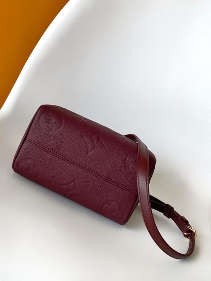 Alma Leather Shoulder Bag