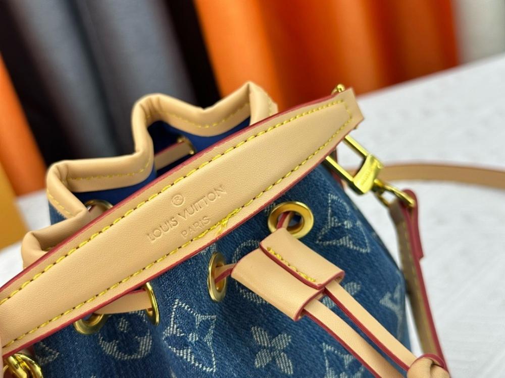 Modern Stylish Leather Top Handle Bag