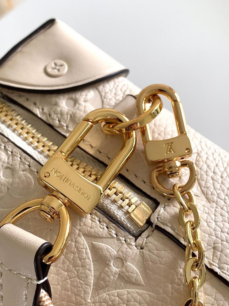 Modern Refined Shoulder Bag