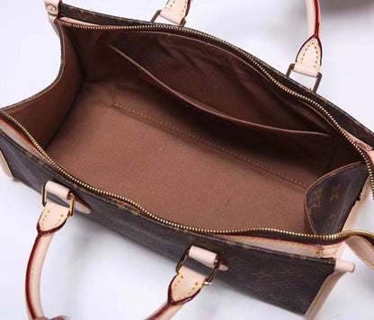Luxury Gold Crossbody Bag – Special Edition