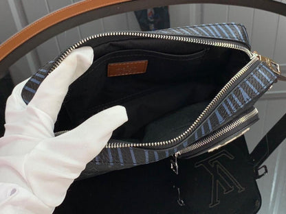 Arco Shoulder Bag