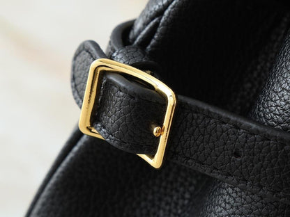 Modern Refined Shoulder Bag