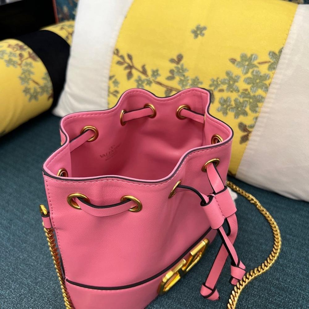 Modern Elegant Leather Bucket Bag – Limited Edition