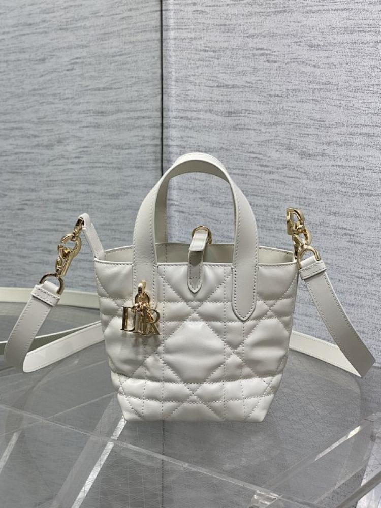 Classic Leather Shoulder Bag