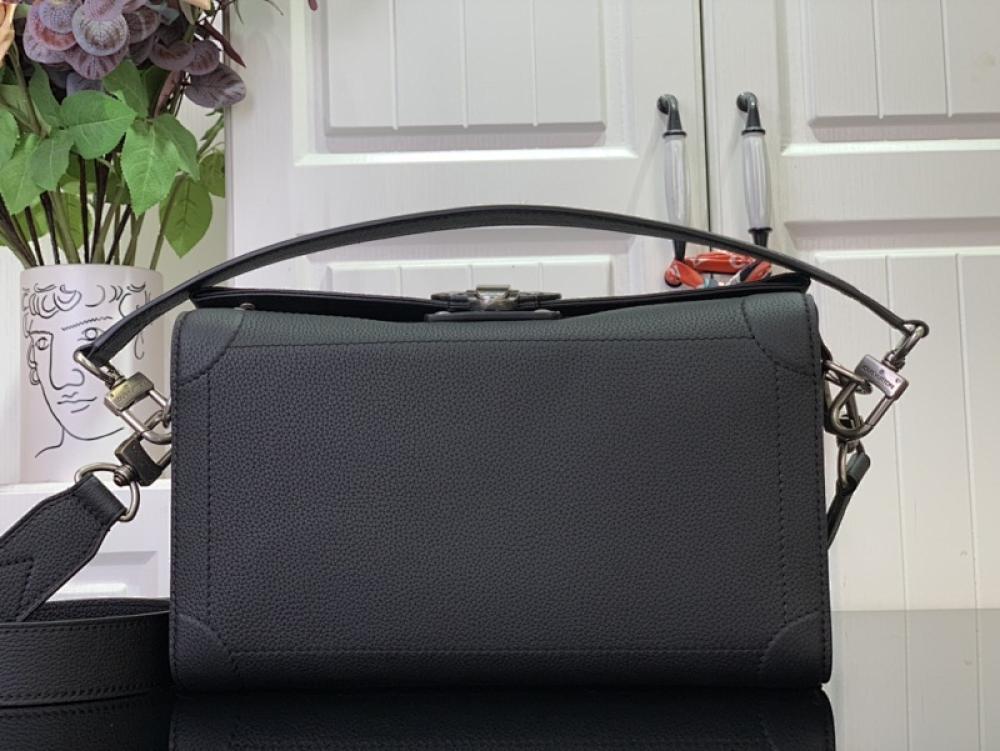 Elegant Shoulder Bag