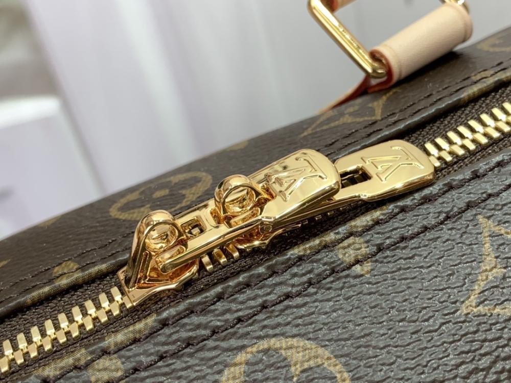 Classic Leather Shoulder Bag