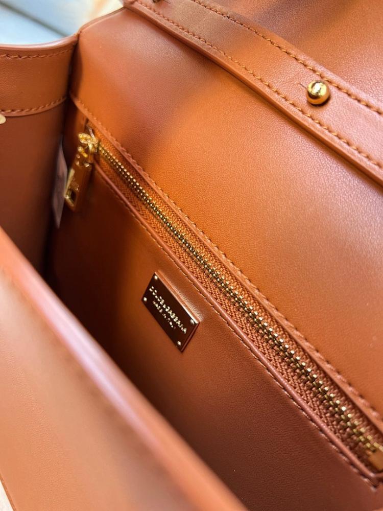 Elegant Refined Calfskin Crossbody Bag