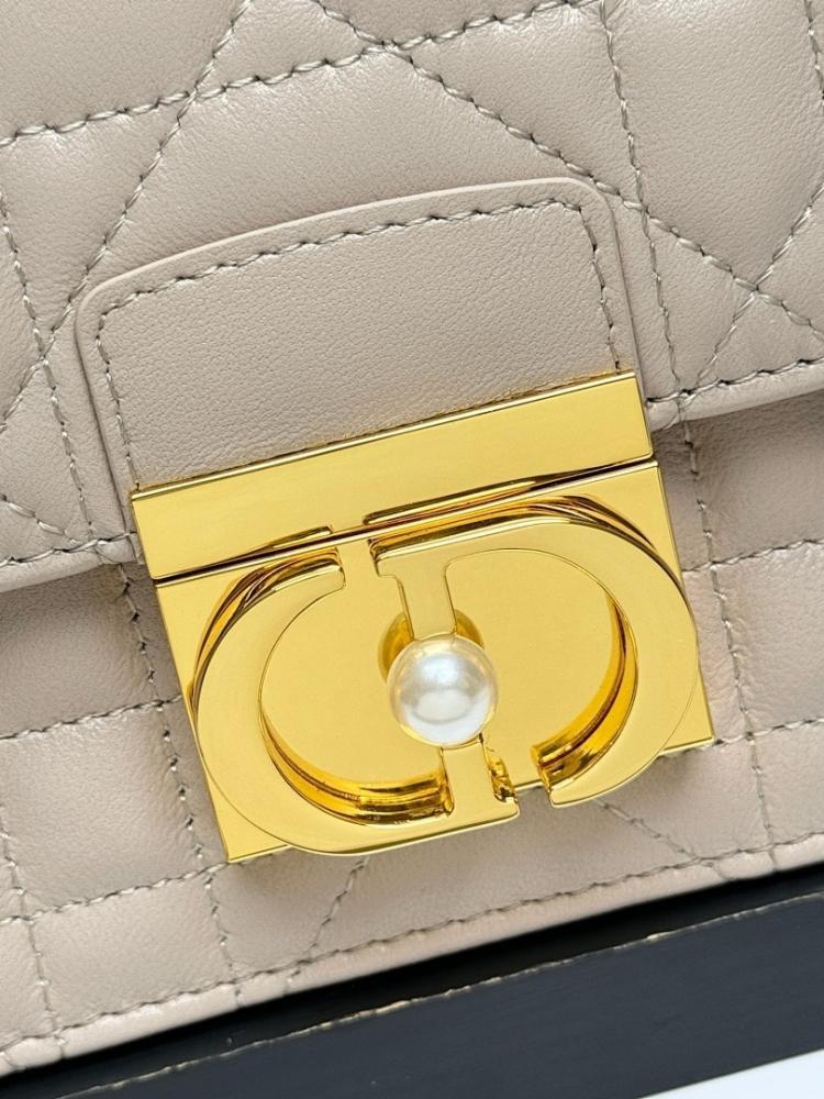 Modern Stylish Quilted Leather Shoulder Bag