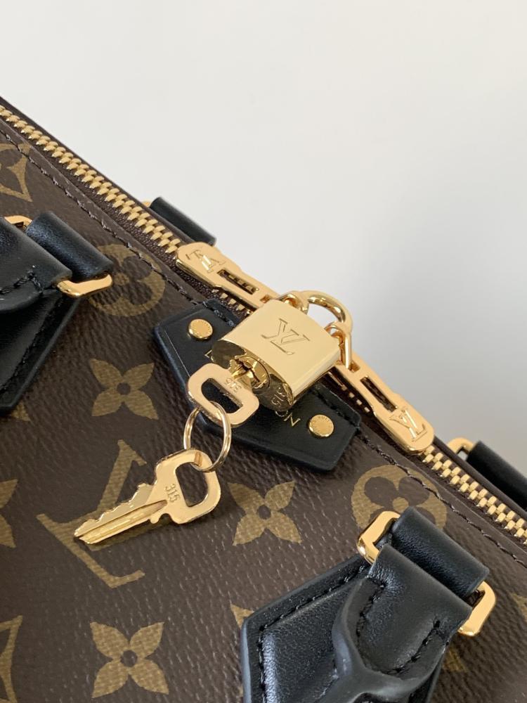 Classic Leather Travel Bag