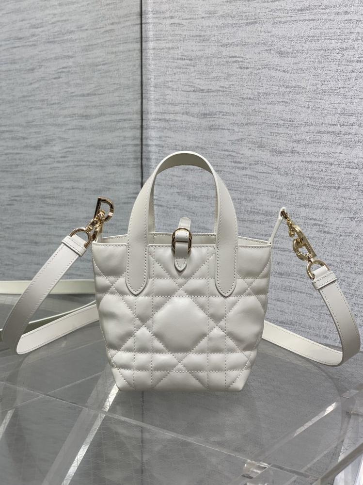 Classic Leather Shoulder Bag