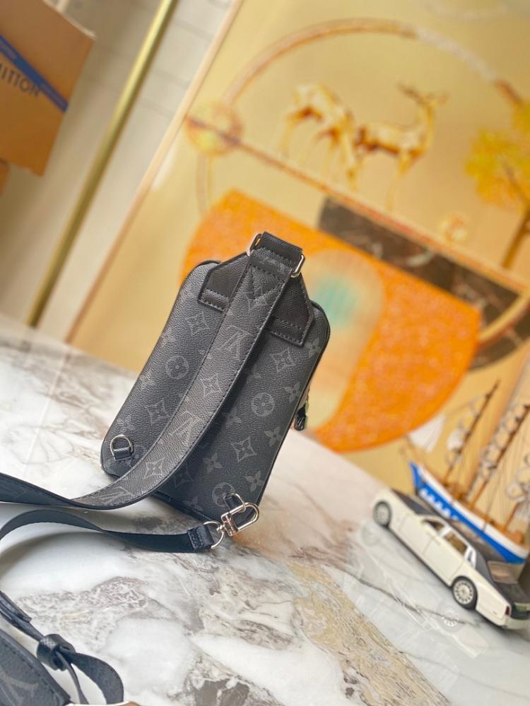 Stylish Refined Leather Shoulder Bag