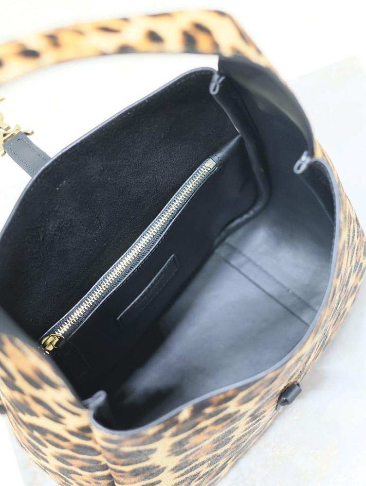Alma Leather Shoulder Bag