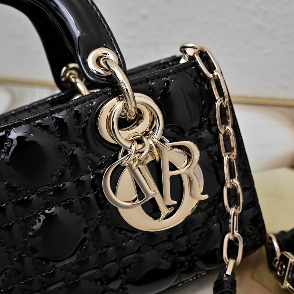 Classic Italian-Inspired Leather Shoulder Bag