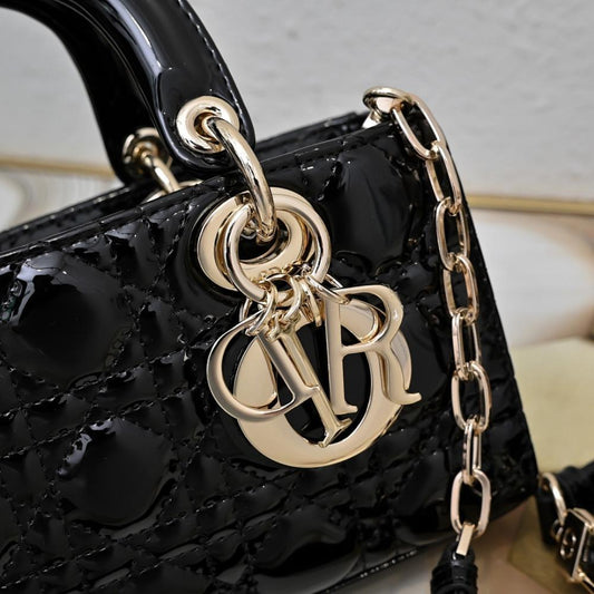 Classic Italian-Inspired Leather Shoulder Bag