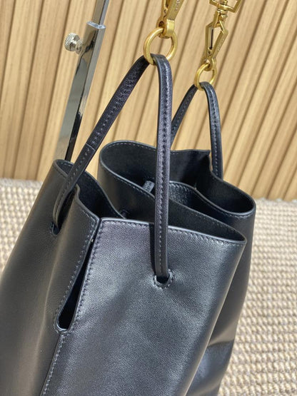 Elegant Shoulder Bag