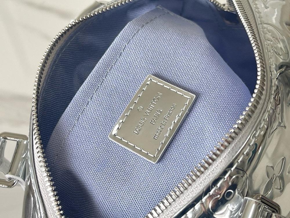 Luxury Refined Canvas Shoulder Bag