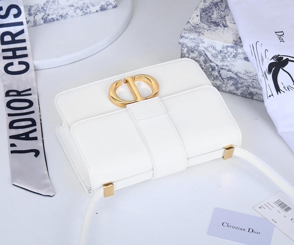 Classic Italian-Inspired Shoulder Bag