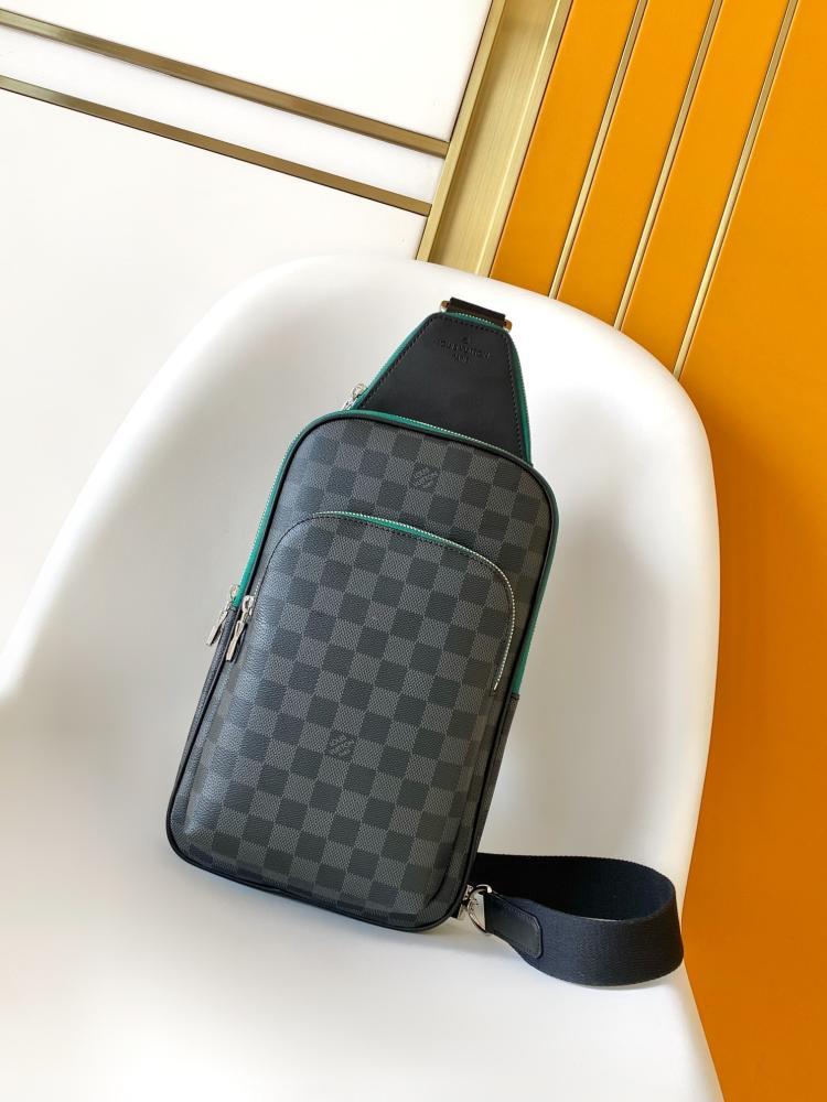 Classic Shoulder Bag