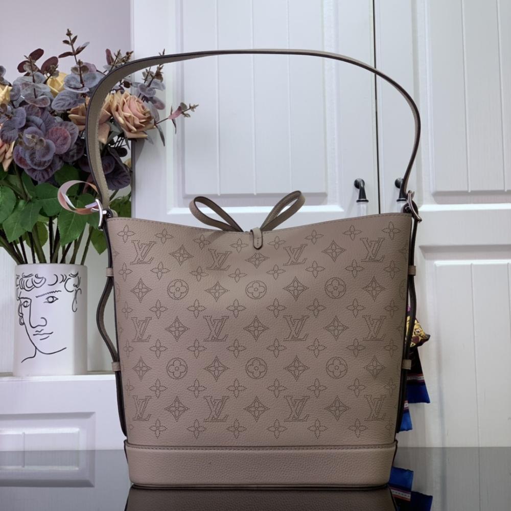 Elegant Shoulder Bag
