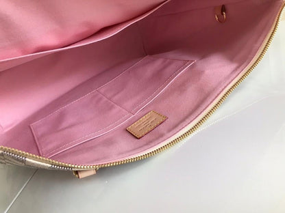 Stylish Gold Calfskin Crossbody Bag – Special Edition