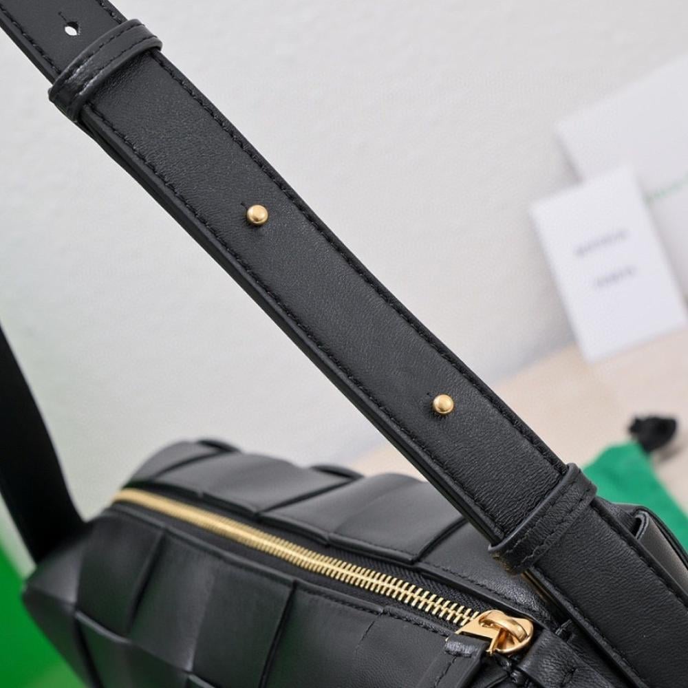 Luxury Stylish Woven Lambskin Top Handle Bag