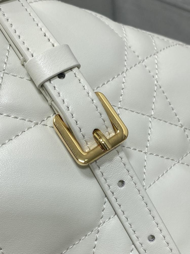 Classic Leather Shoulder Bag