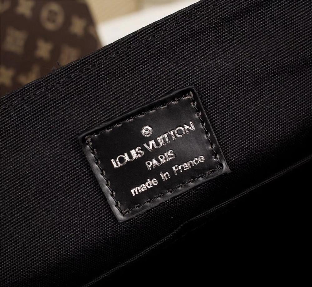 Luxury Crossbody Bag – Limited Edition