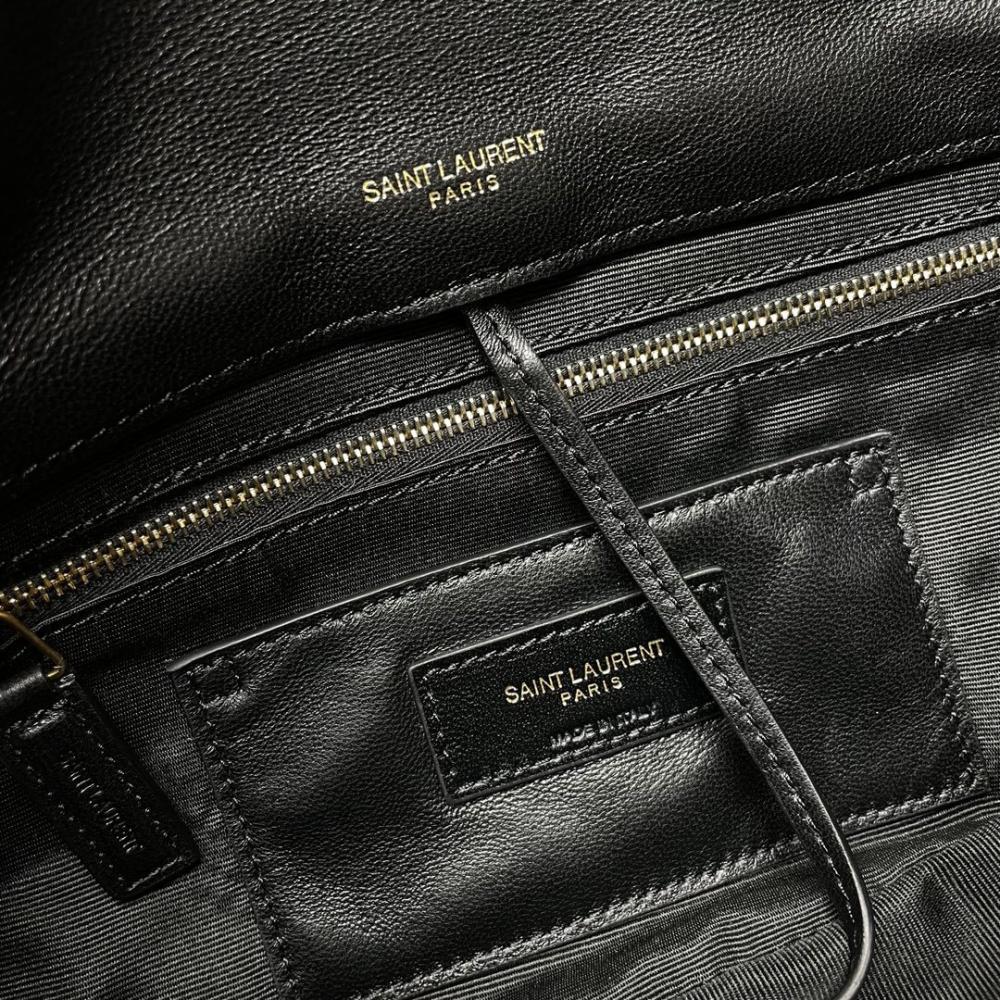 Classic Shoulder Bag