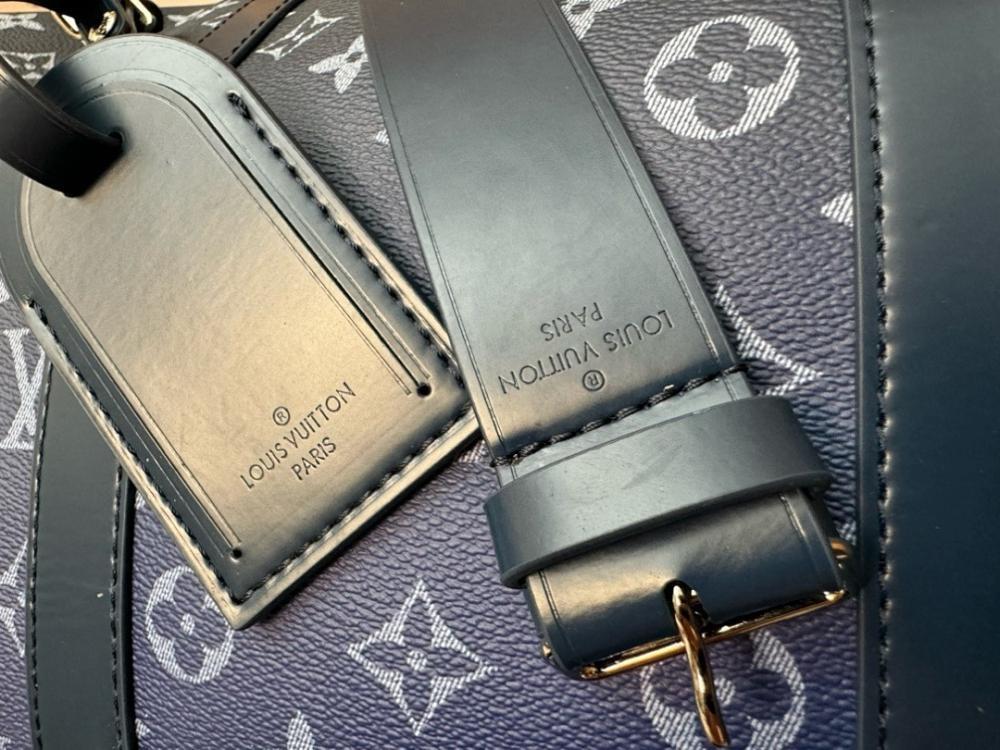 Modern Black Shoulder Bag – Limited Edition