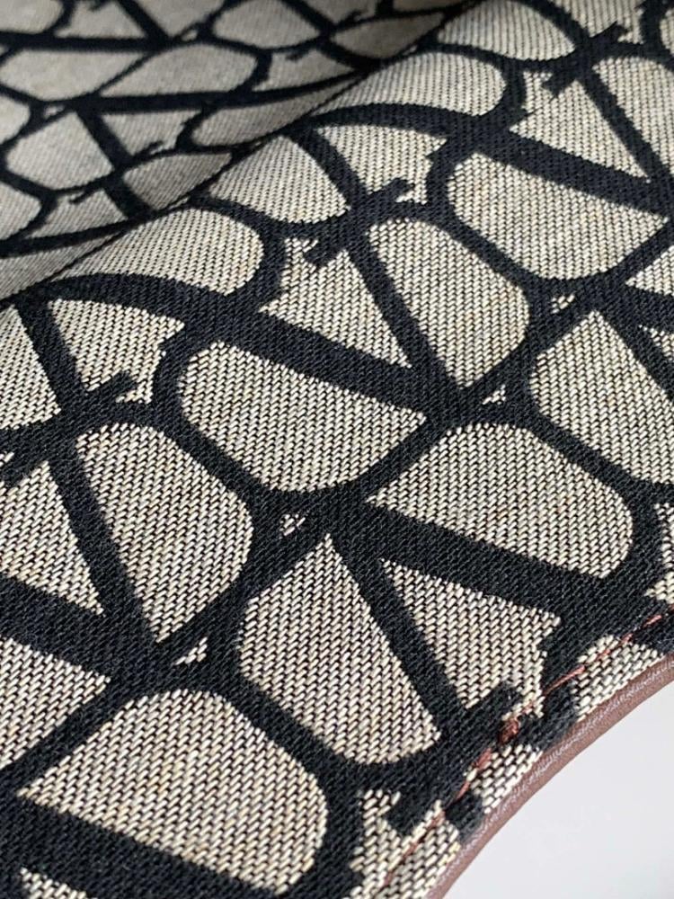 Modern Refined Printed Canvas Crossbody Bag