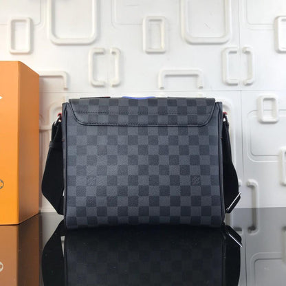 Arco Leather Shoulder Bag