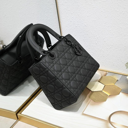 Luxury Leather Shoulder Bag – Special Edition