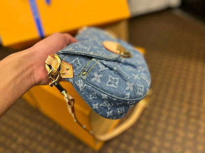 Modern Elegant Blue Woven Denim Shoulder Bag