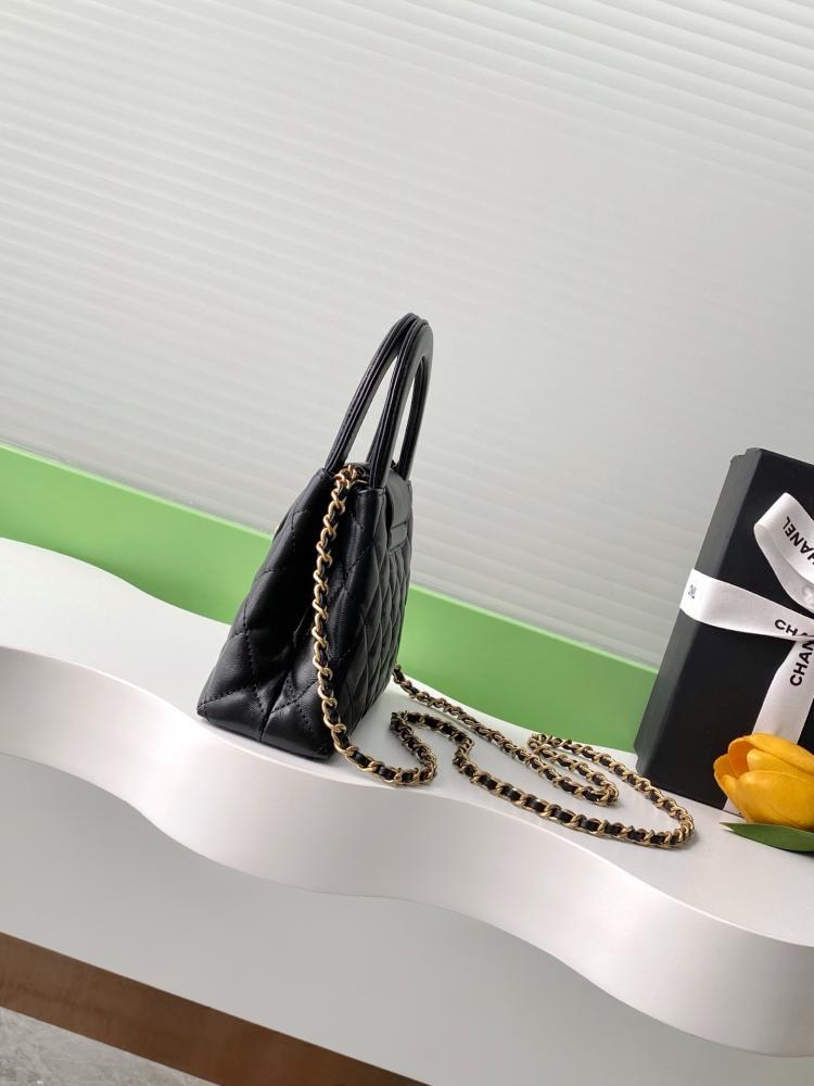 Classic Leather Shoulder Bag