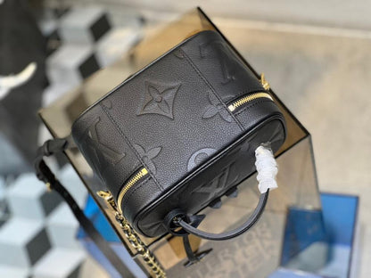 Classic Woven Leather Shoulder Bag – Limited Edition