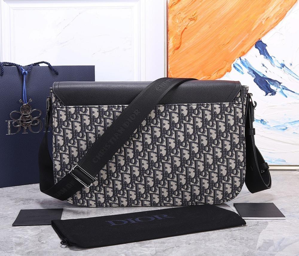 Italian-Inspired Luxury Beige Embroidered Jacquard Shoulder Bag