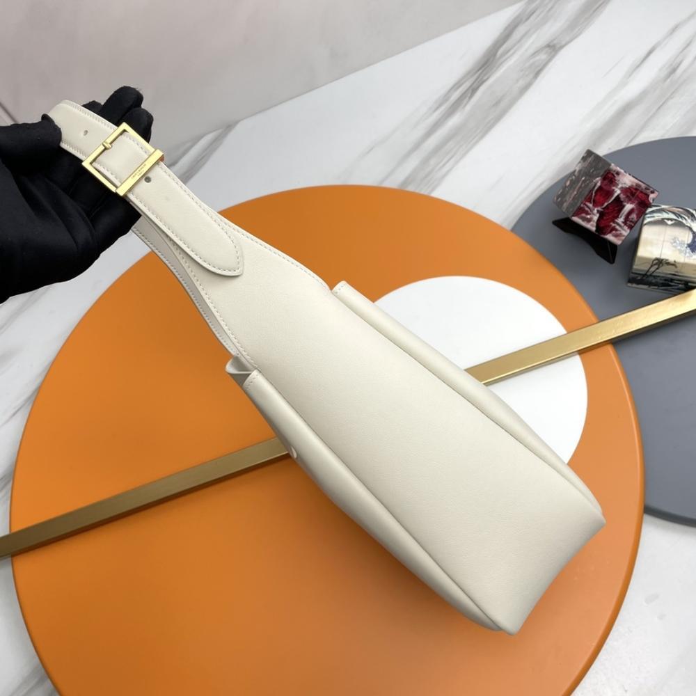 Classic Leather Shoulder Bag