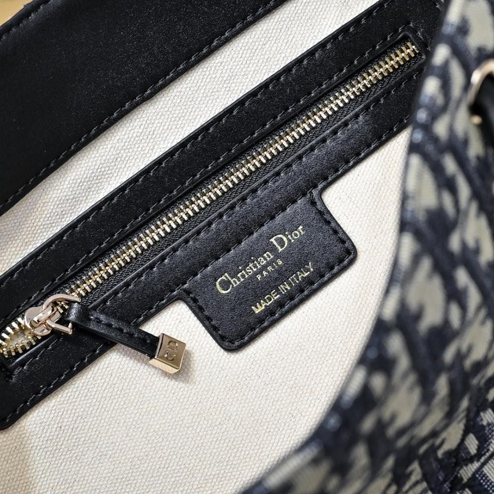 Classic Elegant Gold Embroidered Lambskin Bucket Bag – Special Edition