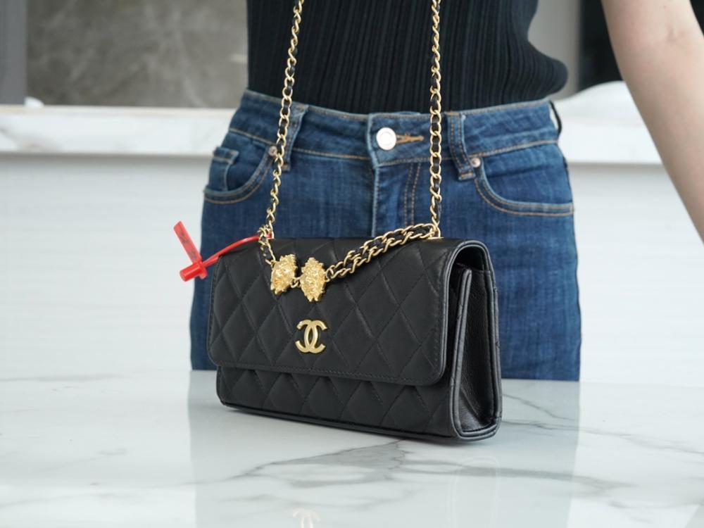 Elegant Leather Shoulder Bag