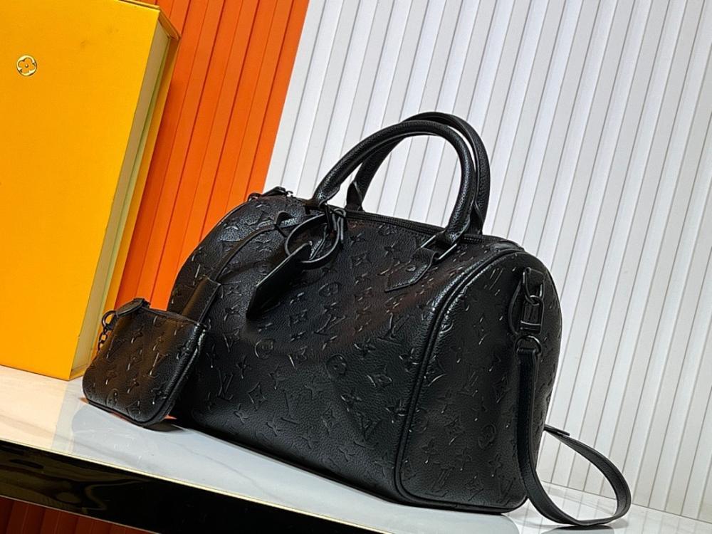 Elegant Refined Shoulder Bag