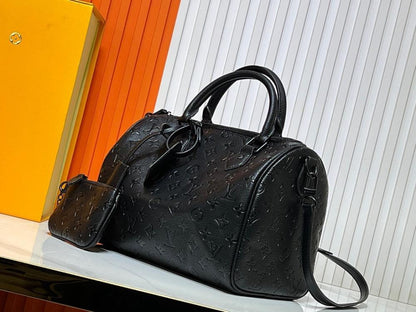 Elegant Refined Shoulder Bag