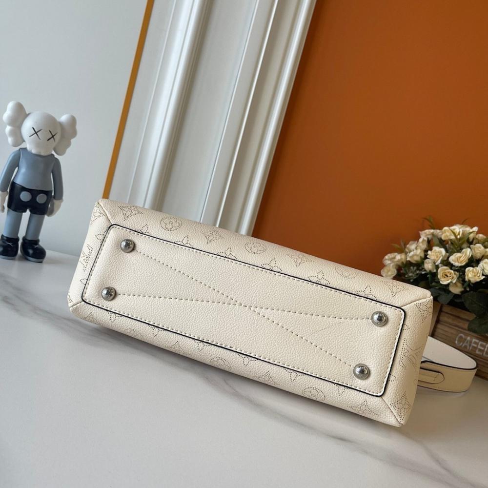 Classic Luxury Woven Leather Shoulder Bag – Limited Edition