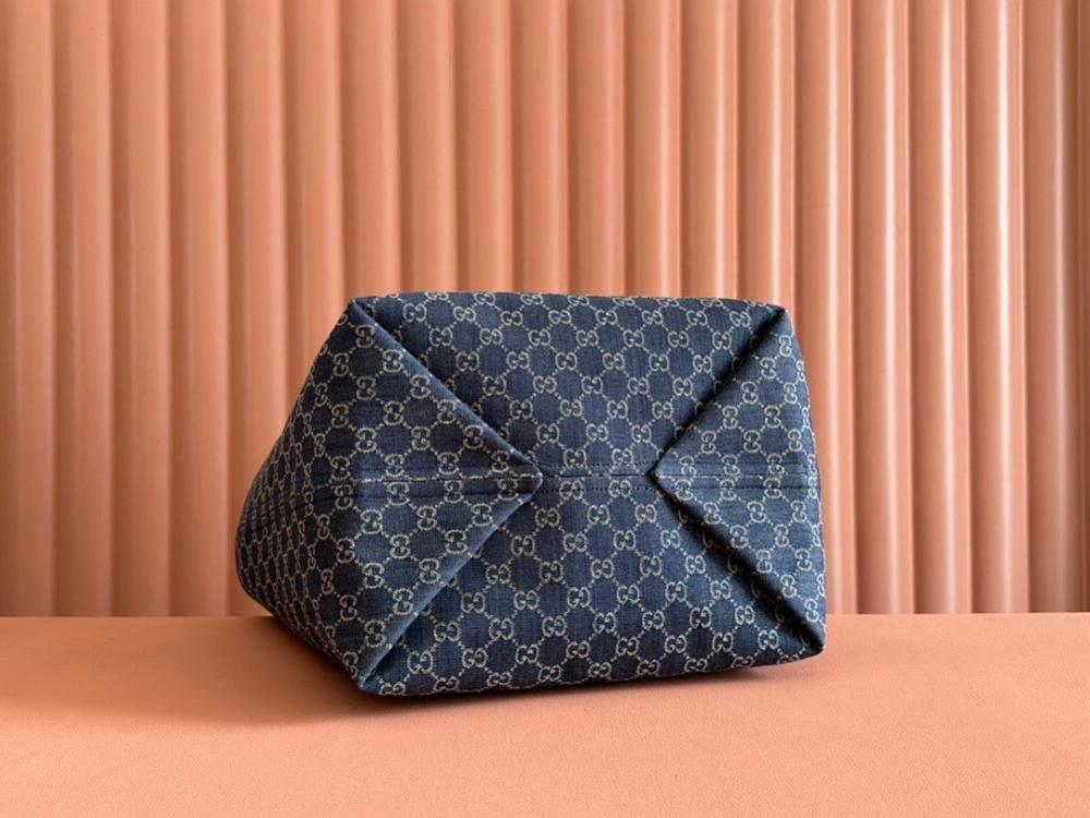 Stylish Refined Crossbody Bag