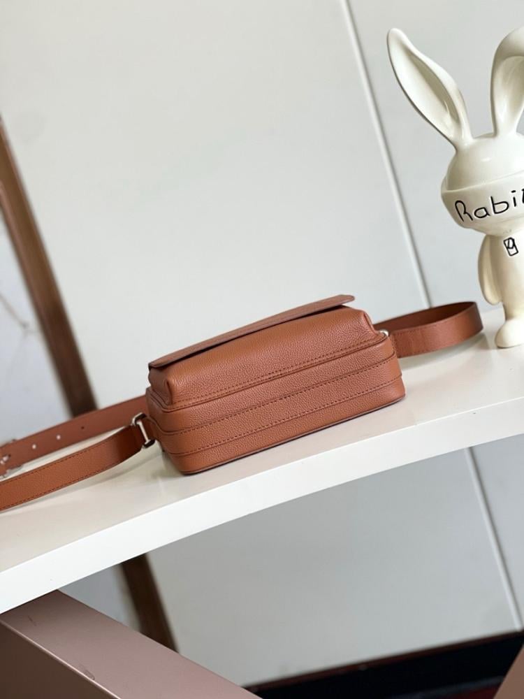 Modern Leather Shoulder Bag
