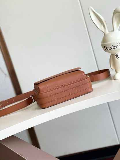 Modern Leather Shoulder Bag