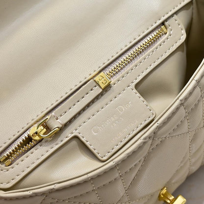 Elegant Stylish Gold Lambskin Shoulder Bag – Limited Edition