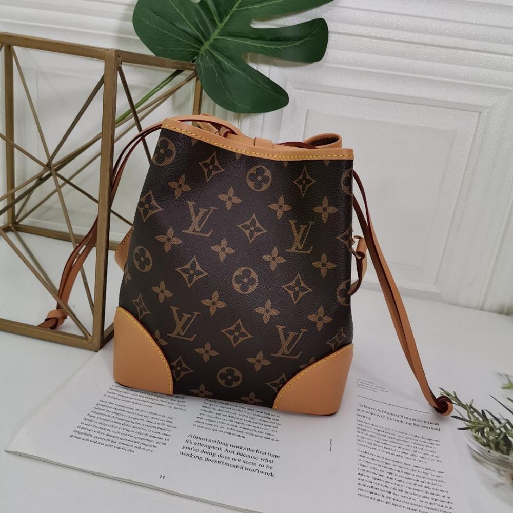 Modern Elegant Bucket Bag – Special Edition