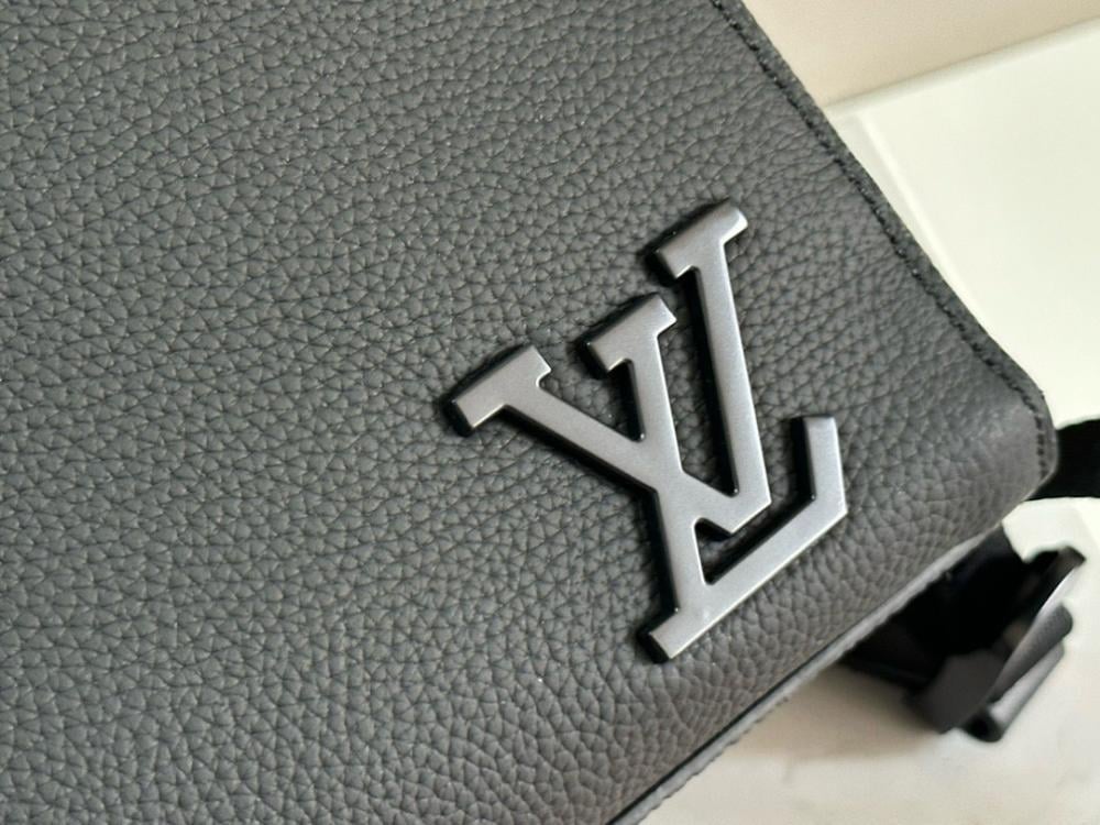 Stylish Refined Leather Crossbody Bag