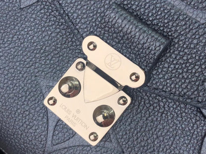 Classic Crossbody Bag